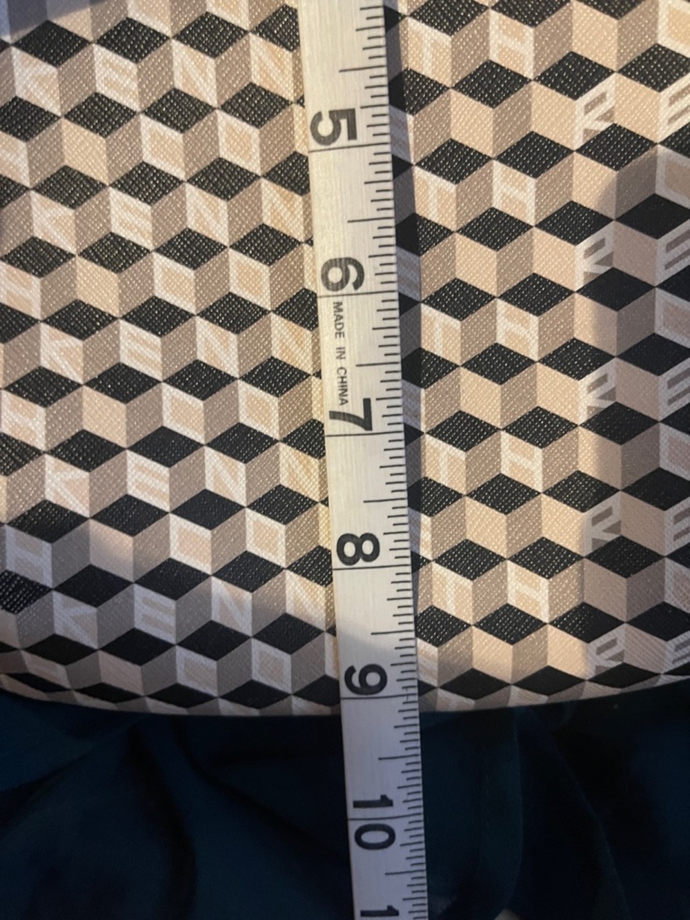 Kenneth Cole Reaction Black & Cream Patterned Crossbody - Picture 4 of 8